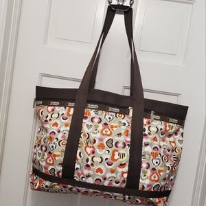 EC LeSportSac Hearts Everywhere Travel/Gym Bag, Lightweight Brown/Beige